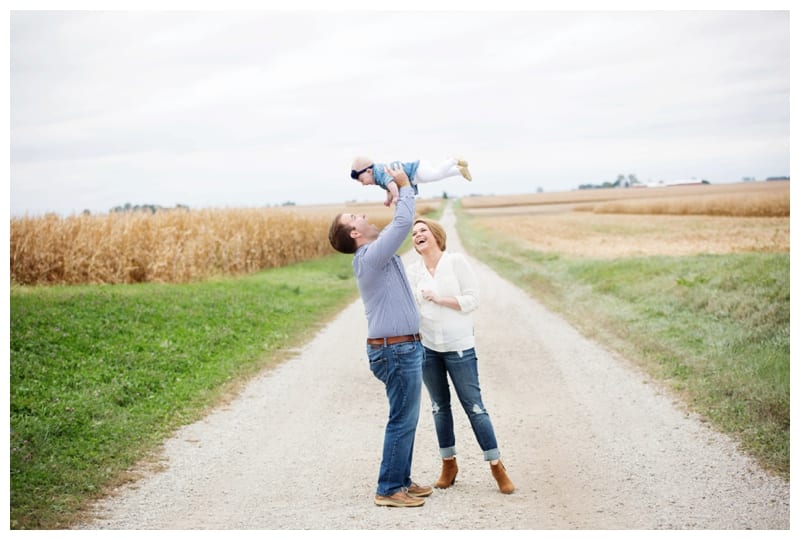 A Country Road Family Session in Champaign, IL Photos by Ebby L Photography