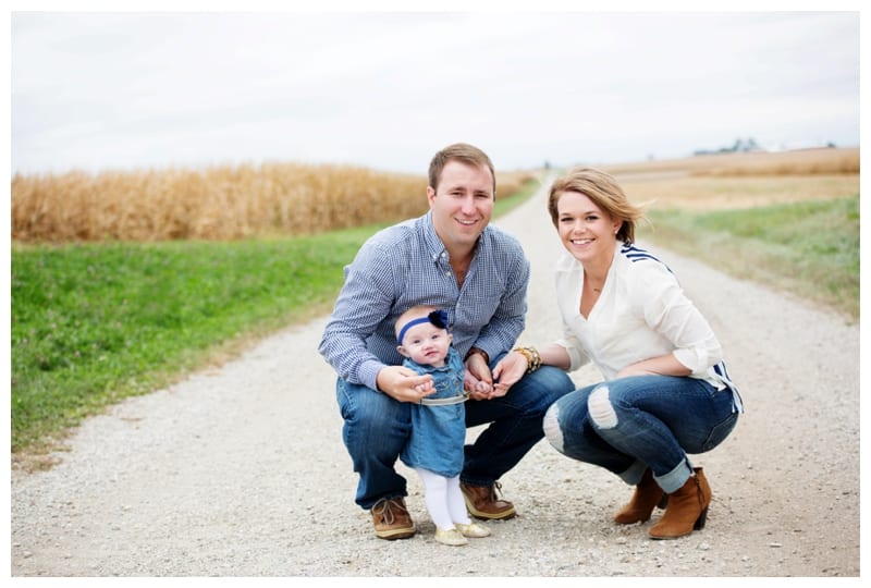 A Country Road Family Session in Champaign, IL Photos by Ebby L Photography