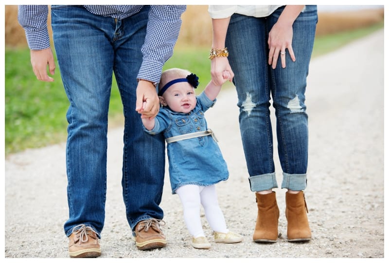 A Country Road Family Session in Champaign, IL Photos by Ebby L Photography