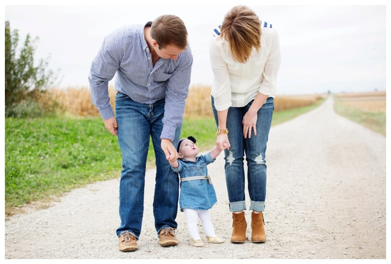 A Country Road Family Session in Champaign, IL Photos by Ebby L Photography