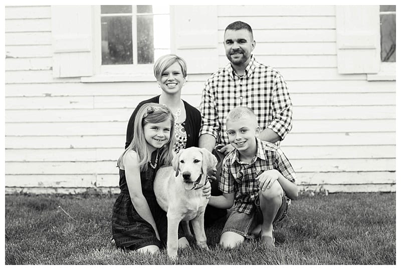 Cute Family Photos with Dogs Central IL by Ebby L Photography Photos_1046