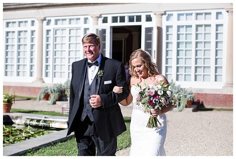 dad giving away daughter wedding