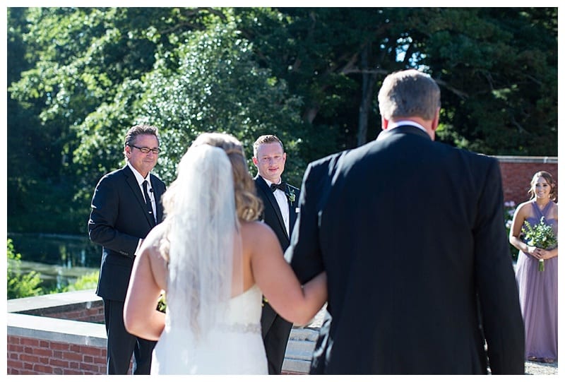 groom seeing bride first time
