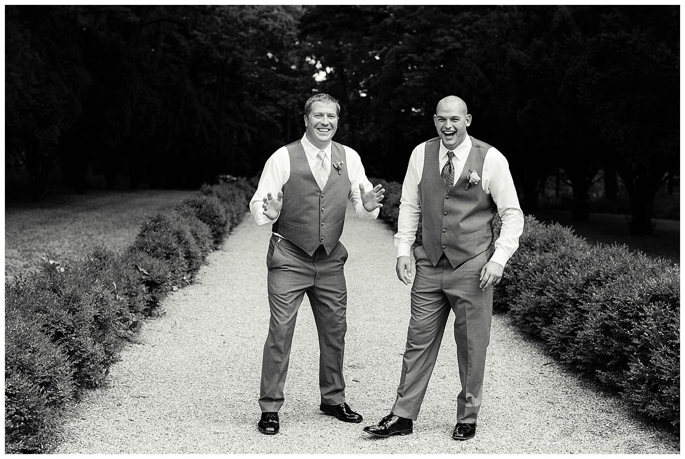 Intimate-Sunken-Garden-Wedding-Allerton-Park-Wedding-Photos_2121
