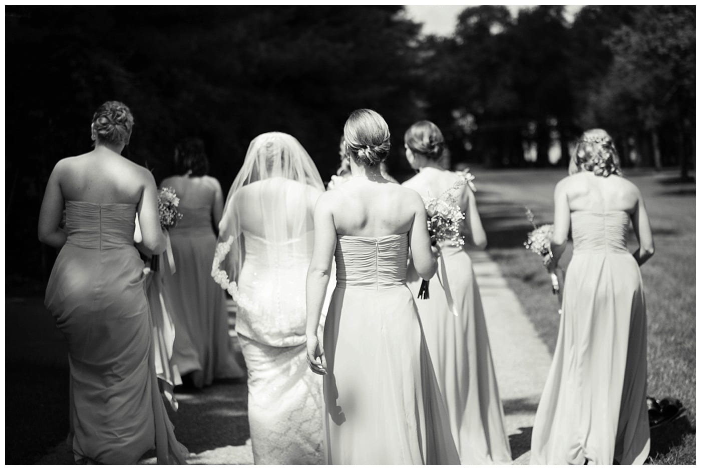 artsy bridal party photos