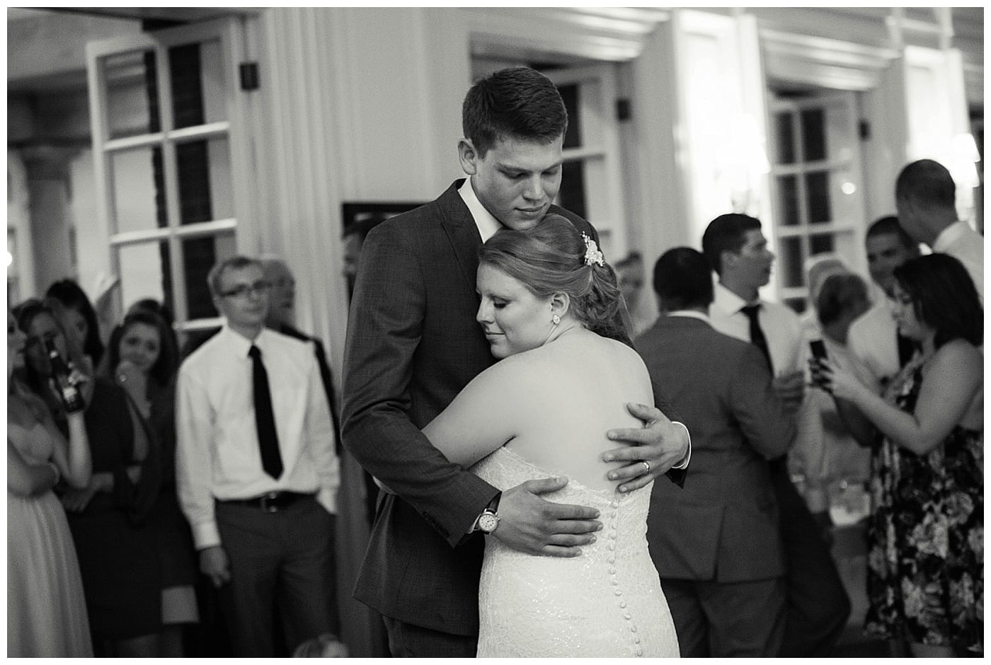 bride and groom dance pics