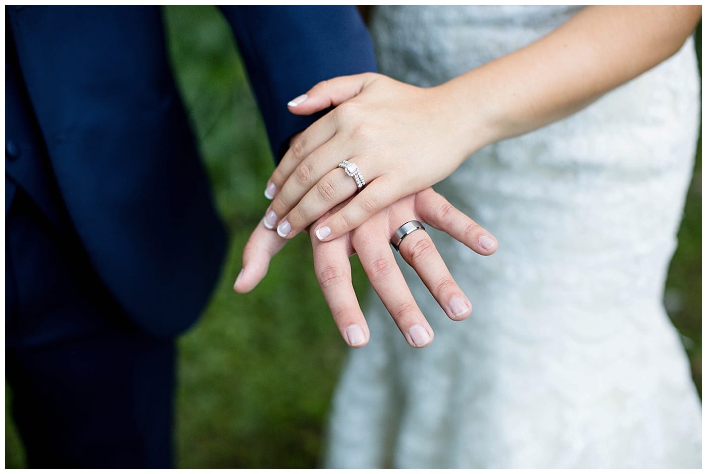 navy-and-gold-fall-wedding-bloomington-il-photos_2503