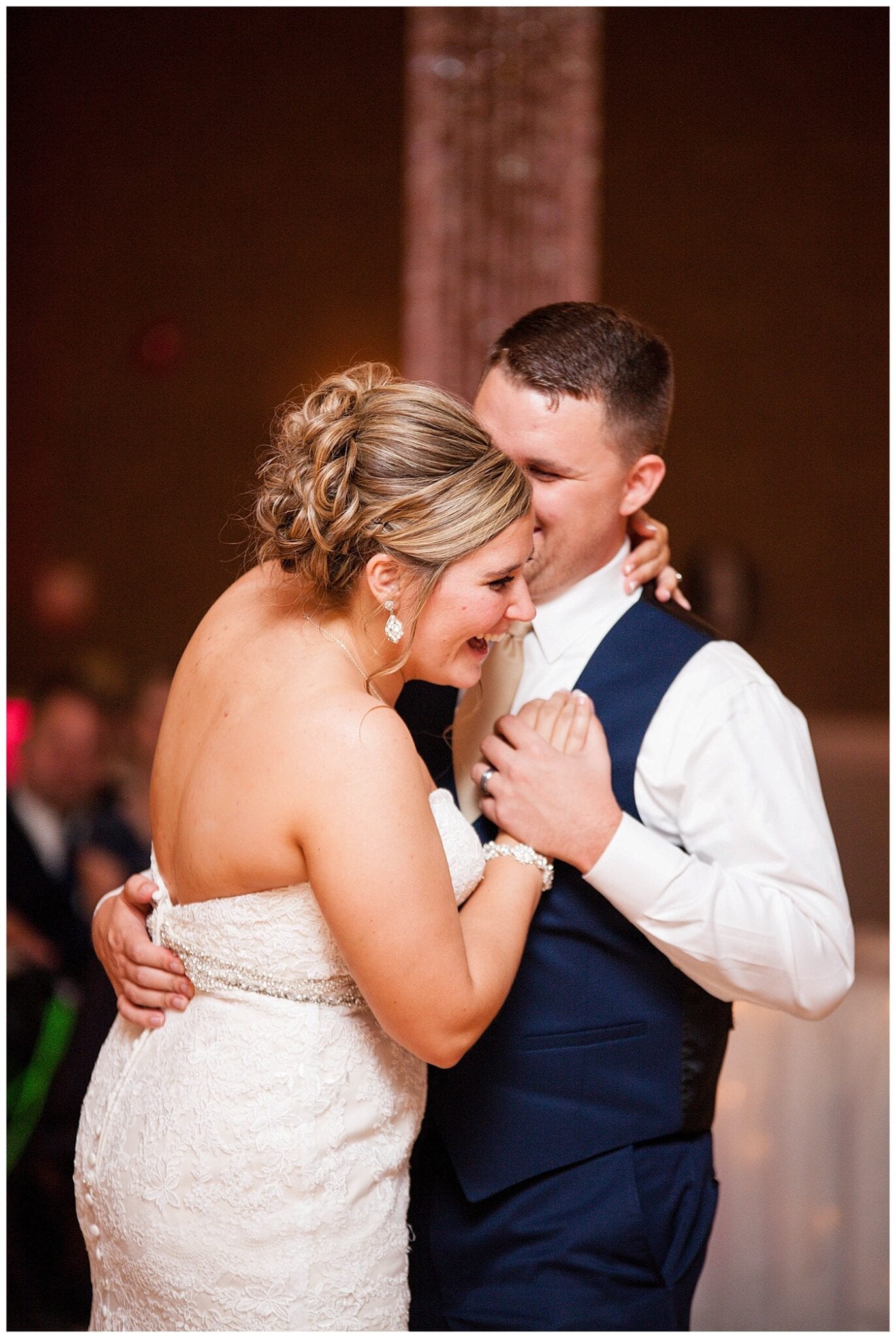 navy-and-gold-fall-wedding-bloomington-il-photos_2525