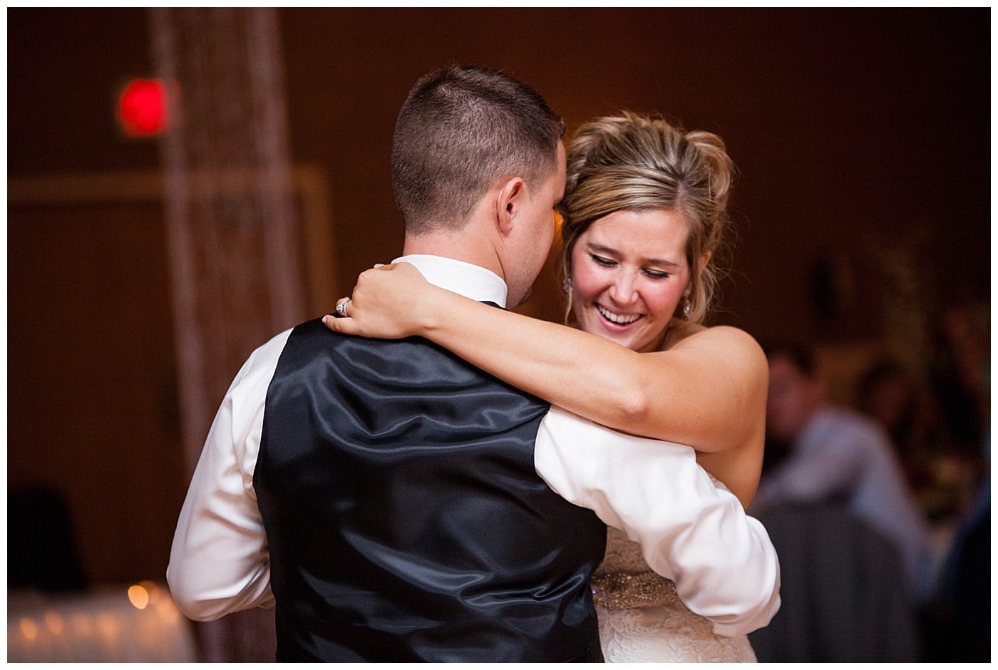 navy-and-gold-fall-wedding-bloomington-il-photos_2526
