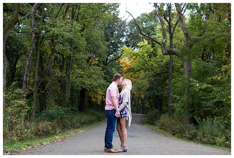 adorable-allerton-engagement-monticello-il-photos_0065