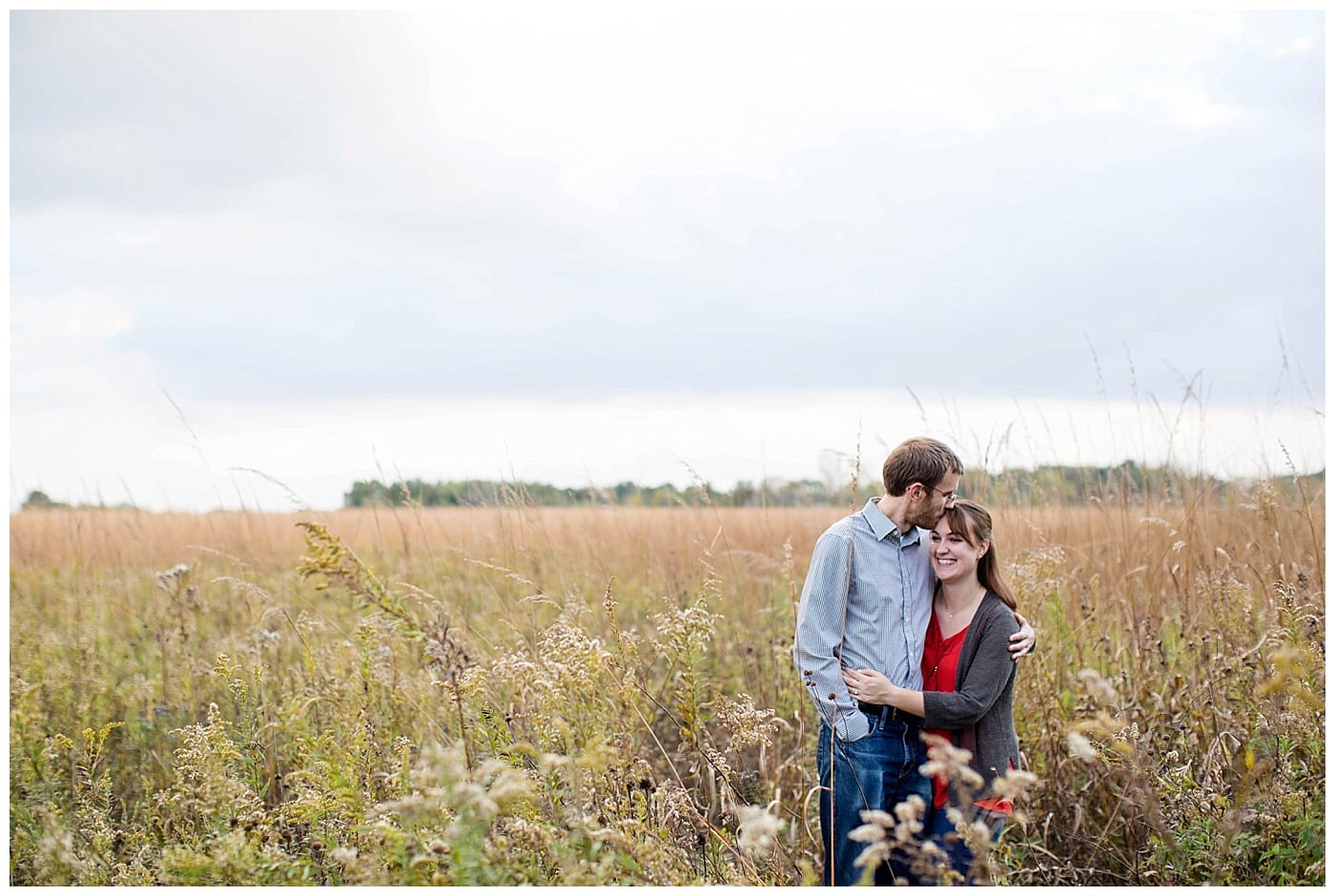 adventurous-couple-engagement-session-meadowbrook-park-champaign-il_2963