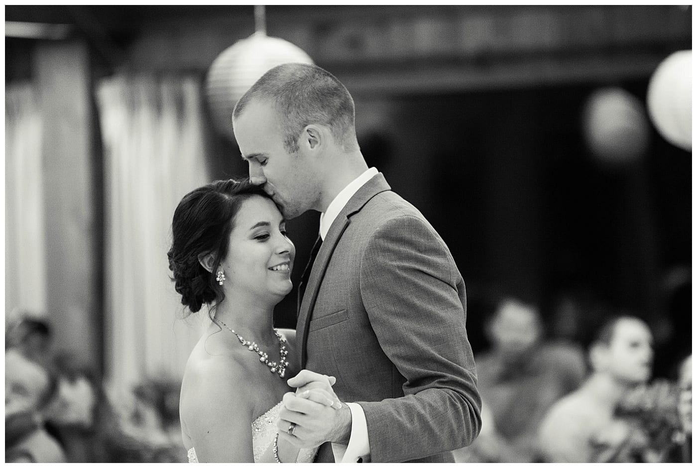 middle-fork-forest-preserve-wedding-central-il-photos_3079