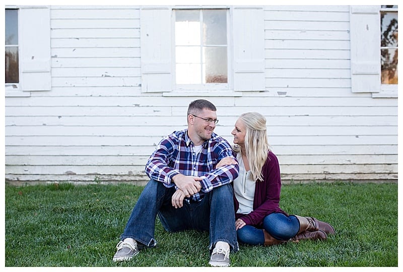 lake-of-the-woods-engagement-session-photos_0128