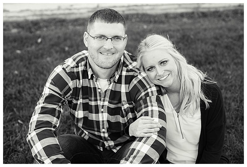 lake-of-the-woods-engagement-session-photos_0129